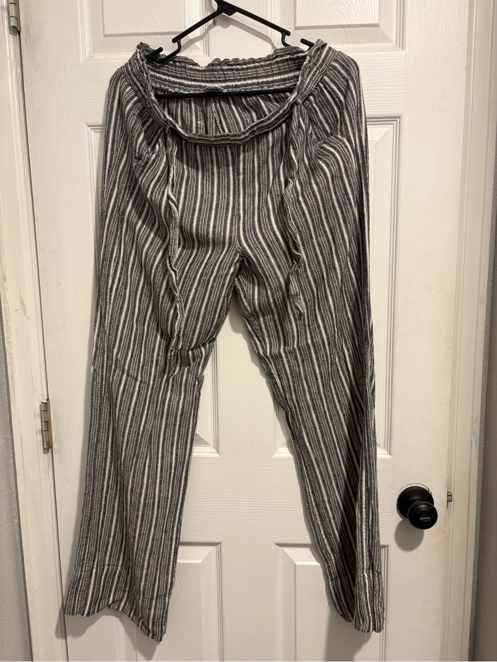 Striped Wide-Leg Pull-On Pants - Gray